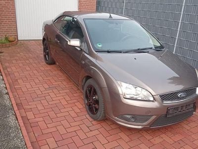 Gebraucht Ford Focus Cabriolet 101 PS (74 kW) 2008 Braun Cabrio