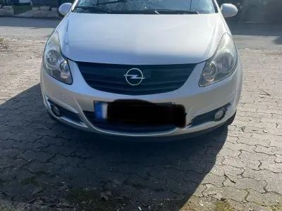 Gebraucht Opel Corsa 90 PS (66 kW) 2010 Silber Kleinwagen
