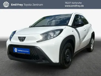 Gebraucht Toyota Aygo X X-play 72 PS (52 kW) 2023 Schneeweiß SUV