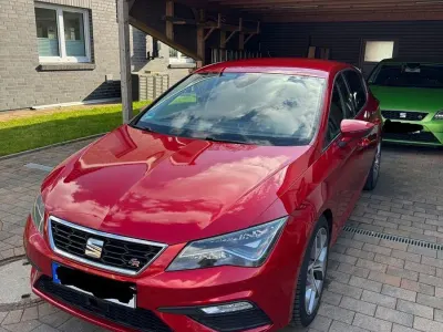Używany Seat Leon FR 184 KM (135 kW) 2017 Czerwony Sedan/Limuzyna
