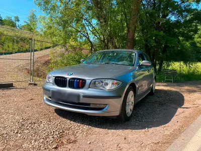 Gebraucht BMW 116 122 PS (89 kW) 2009 Grau Kleinwagen