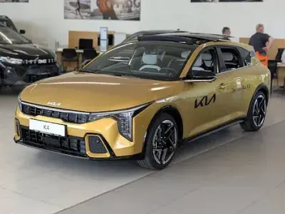 Nuova Kia K4 GT-Line 180 CV (132 kW) 2026 Giallo Station wagon