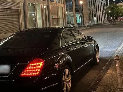 Gebraucht Mercedes S500 435 PS (319 kW) 2011 Schwarz Limousine