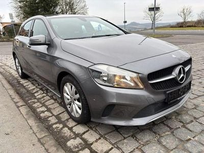 Usata Mercedes A180 Style 145 CV (106 kW) 2016 Grigio Berlina