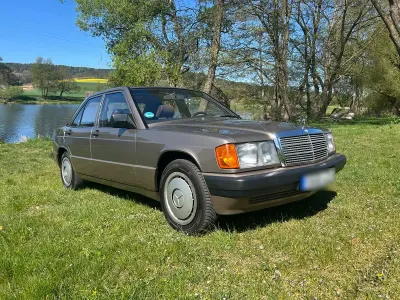 Gebraucht Mercedes 190 118 PS (86 kW) 1989 Braun Limousine