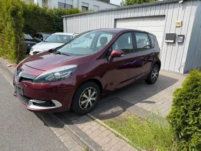 Gebraucht Renault Scenic E-Tech Initiale Paris 110 PS (80 kW) 2014 Rot Van / Kleinbus