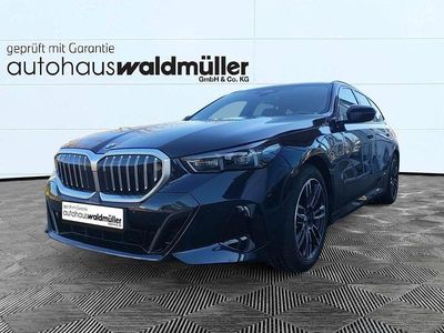 Gebraucht BMW 520 M Sport 197 PS (144 kW) 2025 Schwarz Kombi
