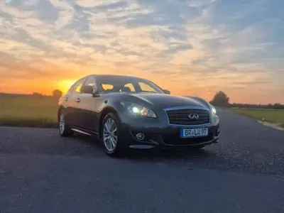 Gebraucht Infiniti Q70 Premium 364 PS (267 kW) 2015 Grau Limousine
