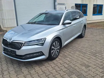 Gebraucht Skoda Superb Style 150 PS (110 kW) 2022 Silber Kombi