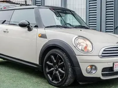 Usata Mini Cooper 109 CV (80 kW) 2007 Beige Utilitaria