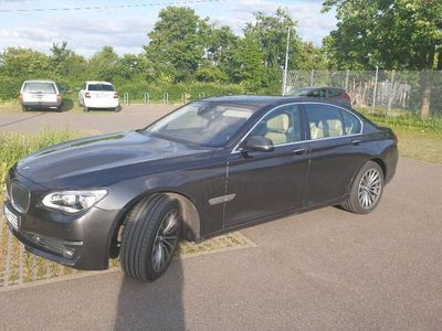BMW 750