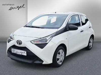 Używany Toyota Aygo X-play 72 KM (52 kW) 2020 Biały Hatchback