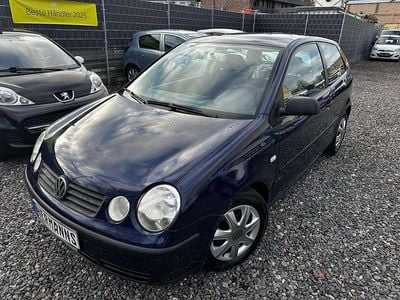 Blau Gebraucht 2002 VW Polo Trendline Limousine | 2.490 € (Etwas zu teuer)