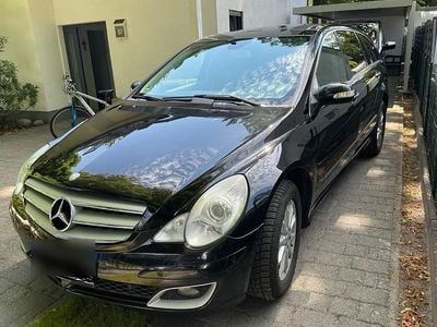 Mercedes R500