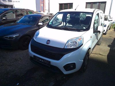 Gebraucht Fiat Qubo Lounge 77 PS (56 kW) 2017 Weiß Van / Kleinbus