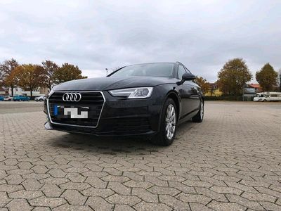 Schwarz Gebraucht 2018 Audi A4 Kombi | 16.000 €