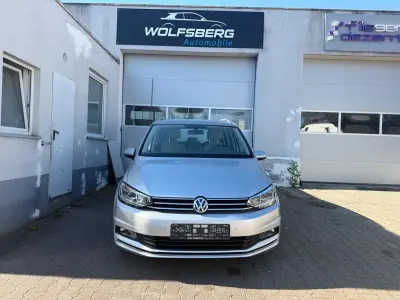 Gebraucht VW Touran Comfortline 150 PS (110 kW) 2016 Silber Van / Kleinbus