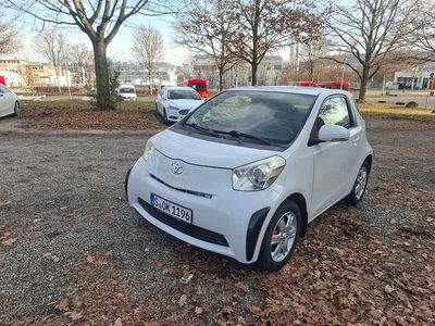 Gebraucht Toyota iQ Basis 68 PS (50 kW) 2009 White pearl cs Kleinwagen