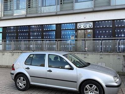 Second-hand VW Golf IV 75 CP (55 kW) 2001 Gri Hatchback