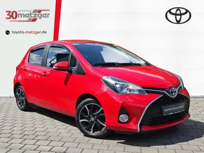 Gebraucht Toyota Yaris Lounge 99 PS (72 kW) 2015 Rot Kleinwagen