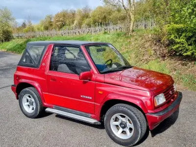 Używany Suzuki Vitara 80 KM (58 kW) 1993 Czerwony Kabriolet