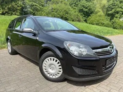 Gebraucht Opel Astra Selection 90 PS (66 kW) 2009 Schwarz Limousine