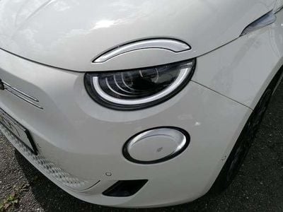Gebraucht Fiat 500e La Prima 86 kW (117 PS) 2023 Weiß