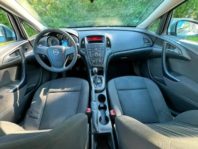 Gebraucht Opel Astra 110 PS (80 kW) 2015 Gold Kombi