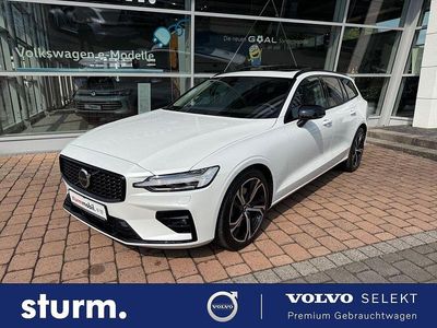 Gebraucht Volvo V60 Plus 197 PS (144 kW) 2024 Crystal white pearl / metalli Kombi