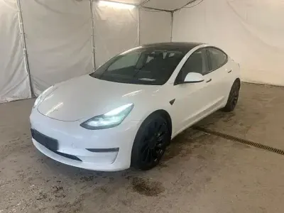 Käytetty Tesla Model 3 Performance 461 kW (627 HP) 2022 Valkoinen Sedan
