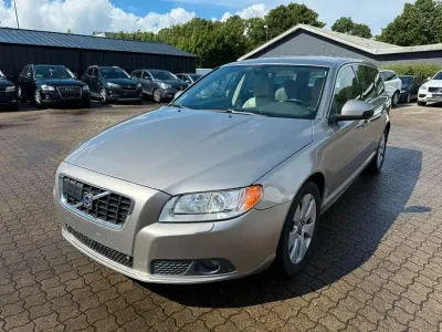 Gebraucht Volvo V70 Summum 200 PS (147 kW) 2008 Beige Kombi