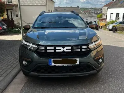 Gebraucht Dacia Jogger Extreme 141 PS (103 kW) 2023 Grün Van / Kleinbus