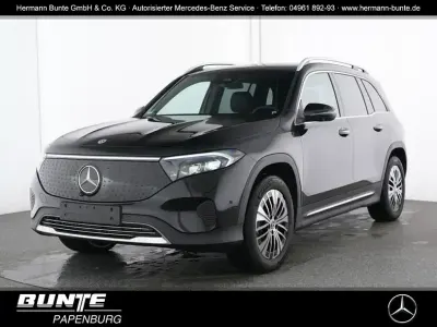 Używany Mercedes EQB300 167 kW (228 KM) 2025 Czarny SUV