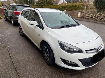 Gebraucht Opel Astra Edition 140 PS (102 kW) 2014 Weiß Kombi