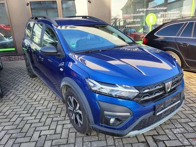 Gebraucht Dacia Jogger Essentiel 91 PS (66 kW) 2022 Stahlblau Van / Kleinbus