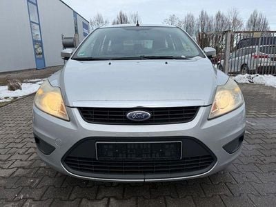 Gebraucht Ford Focus Ambiente 109 PS (80 kW) 2010 Silber Limousine