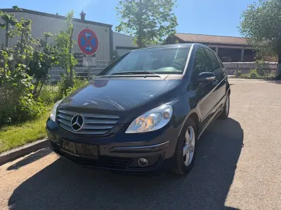Gebraucht Mercedes B200 140 PS (102 kW) 2008 Blau Van / Kleinbus