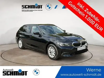 Gebraucht BMW 318 Advantage 150 PS (110 kW) 2021 Saphirschwarz Kombi