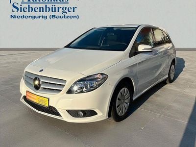 Gebraucht Mercedes B180 122 PS (89 kW) 2014 Calcitweiss/zirrusweiss Van / Kleinbus