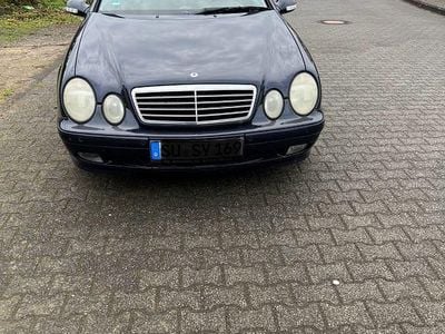 Blau Gebraucht 2002 Mercedes CLK230 Avantgarde Coupé | 1.600 €