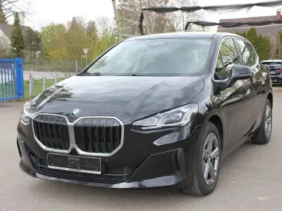 Gebraucht BMW 218 Active Tourer 150 PS (110 kW) 2022 Schwarz Van / Kleinbus