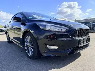 Gebraucht Ford Focus ST-Line 140 PS (102 kW) 2018 Schwarz Limousine