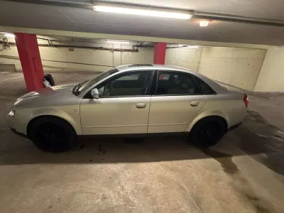 Gebraucht Audi A4 Sport 131 PS (96 kW) 2001 Silber Limousine