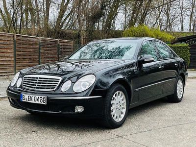Gebraucht Mercedes E240 Elegance 177 PS (130 kW) 2003 Schwarz Limousine