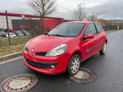 gebraucht Renault Clio by RIP CURL 1.5 dCi FAP Eco2 63kW 1.HAND
