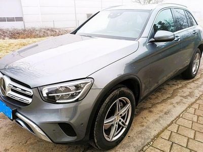 Grau Gebraucht 2020 Mercedes GLC200 SUV | 33.500 € (Teuer)
