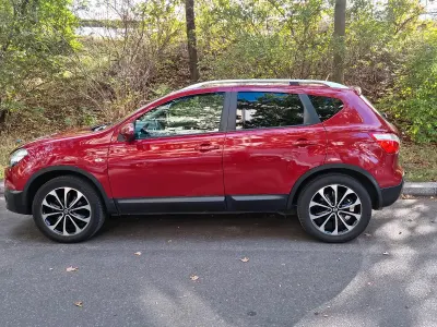 Gebraucht Nissan Qashqai I-Way 117 PS (86 kW) 2012 Rot SUV