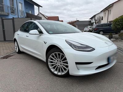 Gebraucht Tesla Model 3 Standard Range 239 kW (325 PS) 2020 Weiß Limousine