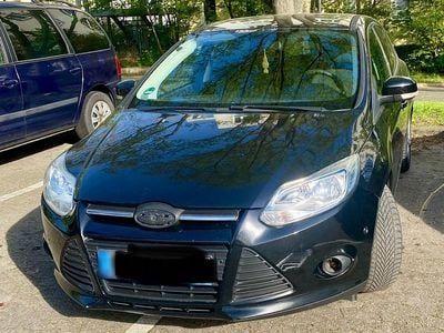 Second-hand Ford Focus 101 CP (74 kW) 2013 Negru Berlinǎ