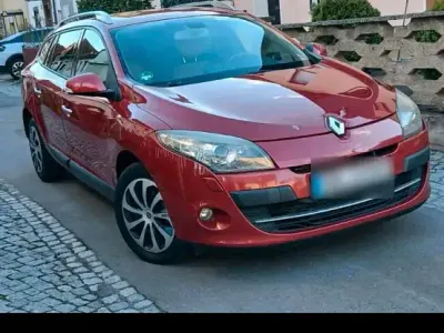 Gebraucht Renault Mégane GrandTour 106 PS (77 kW) 2009 Rot Kombi